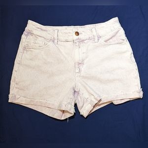 Light lavender high rise shorts
